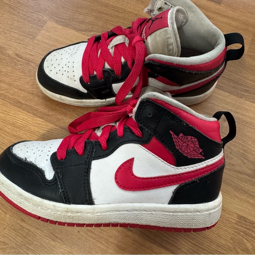 Nike Air Jordan 1 Kids‎ “very Berry” Size 11C